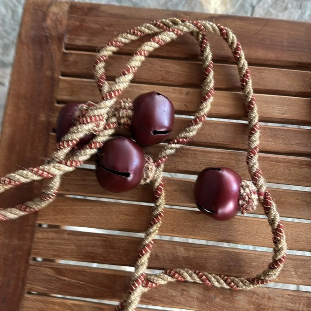 Bundle of Jingle Bell Garland, Holly Burlap Border & Pine Cones